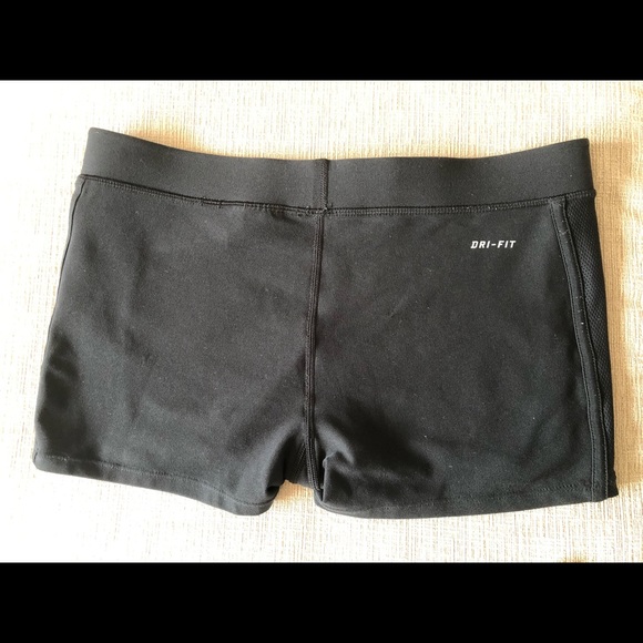 Nike Dri-fit shorts - Picture 3 of 4